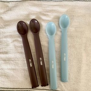 MONEE 4 Baby Silicone Spoons in perfect condition